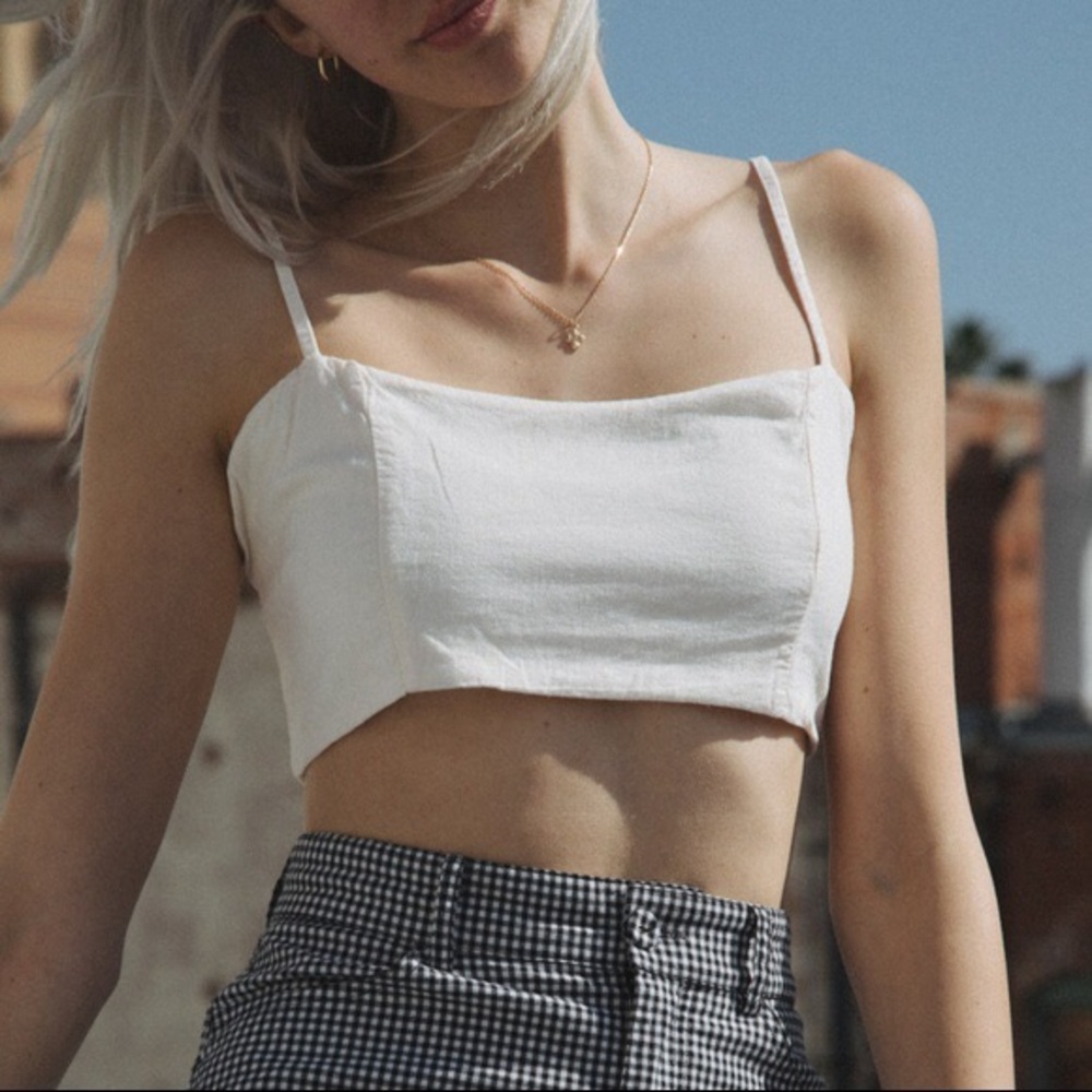 BNWT Brandy Melville light pink cropped tank